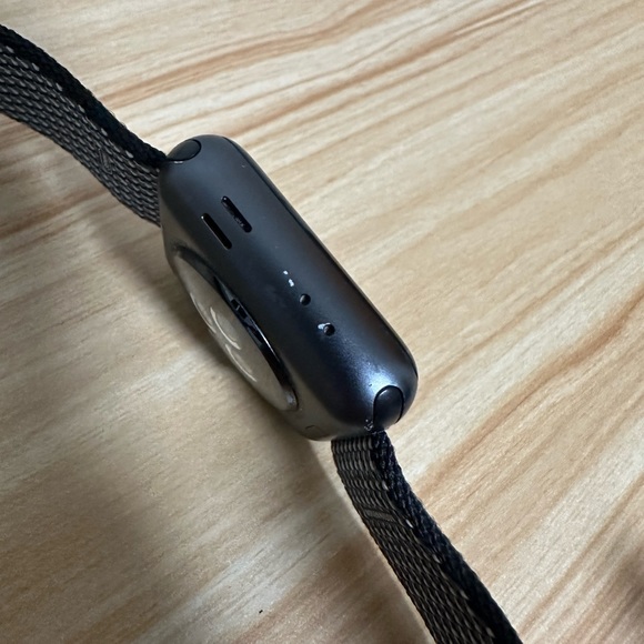 Apple Watch Series 3 + Bands + Charger - Picture 11 of 12